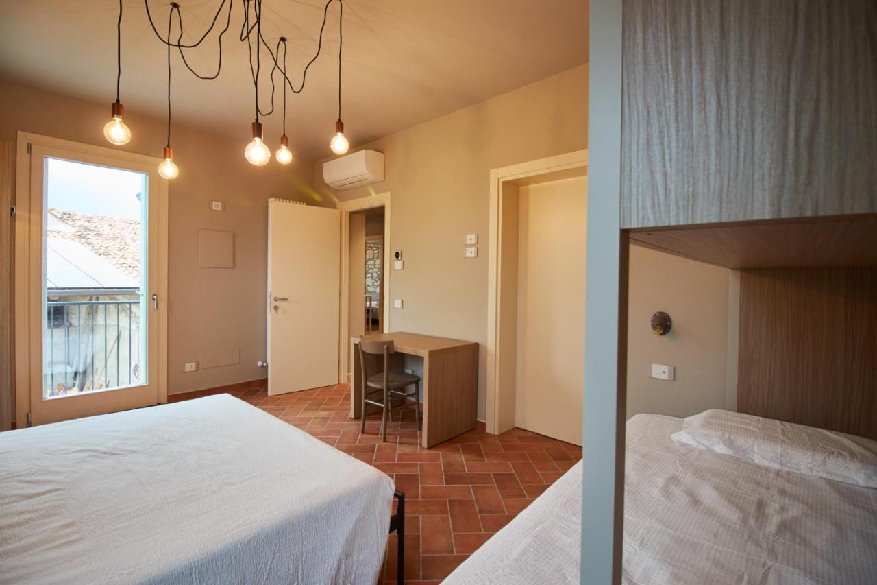 B&B Casa Campagnari 罗韦尔贝拉 外观 照片